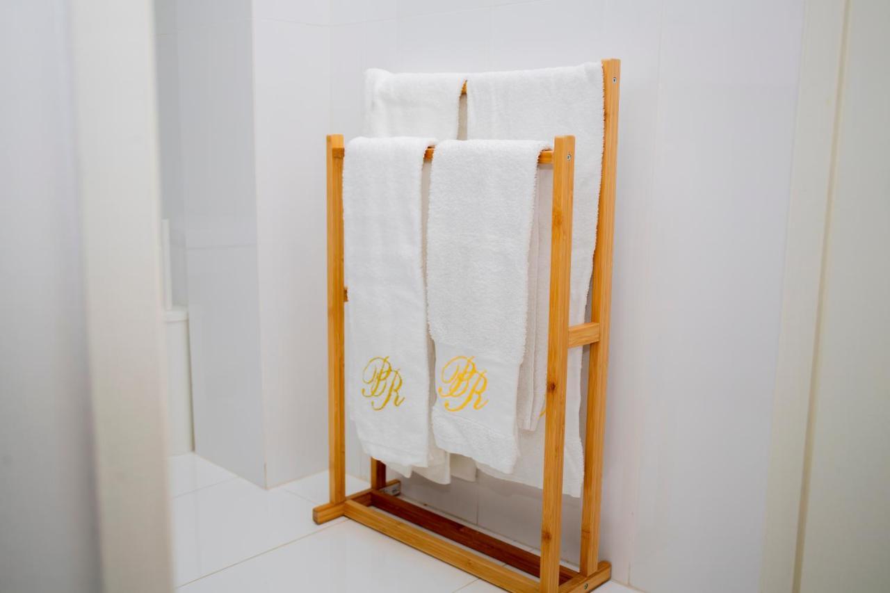 Posh Residences Guimaraes Bagian luar foto