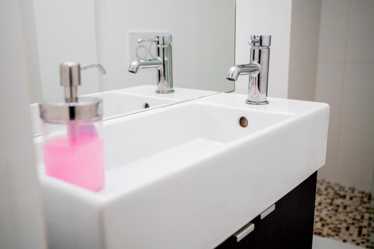 Posh Residences Guimaraes Bagian luar foto