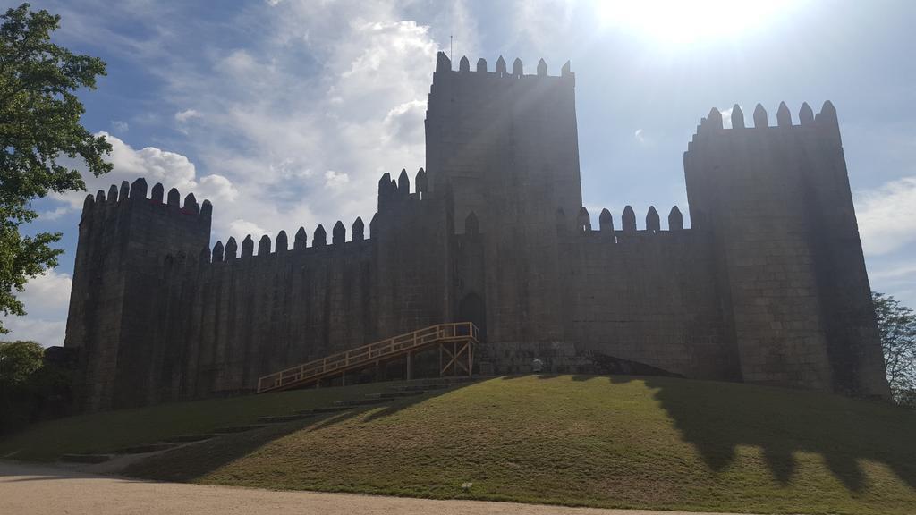 Posh Residences Guimaraes Bagian luar foto